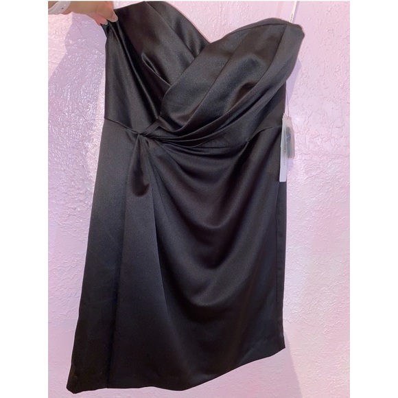 Black Dress - Picture 3 of 6